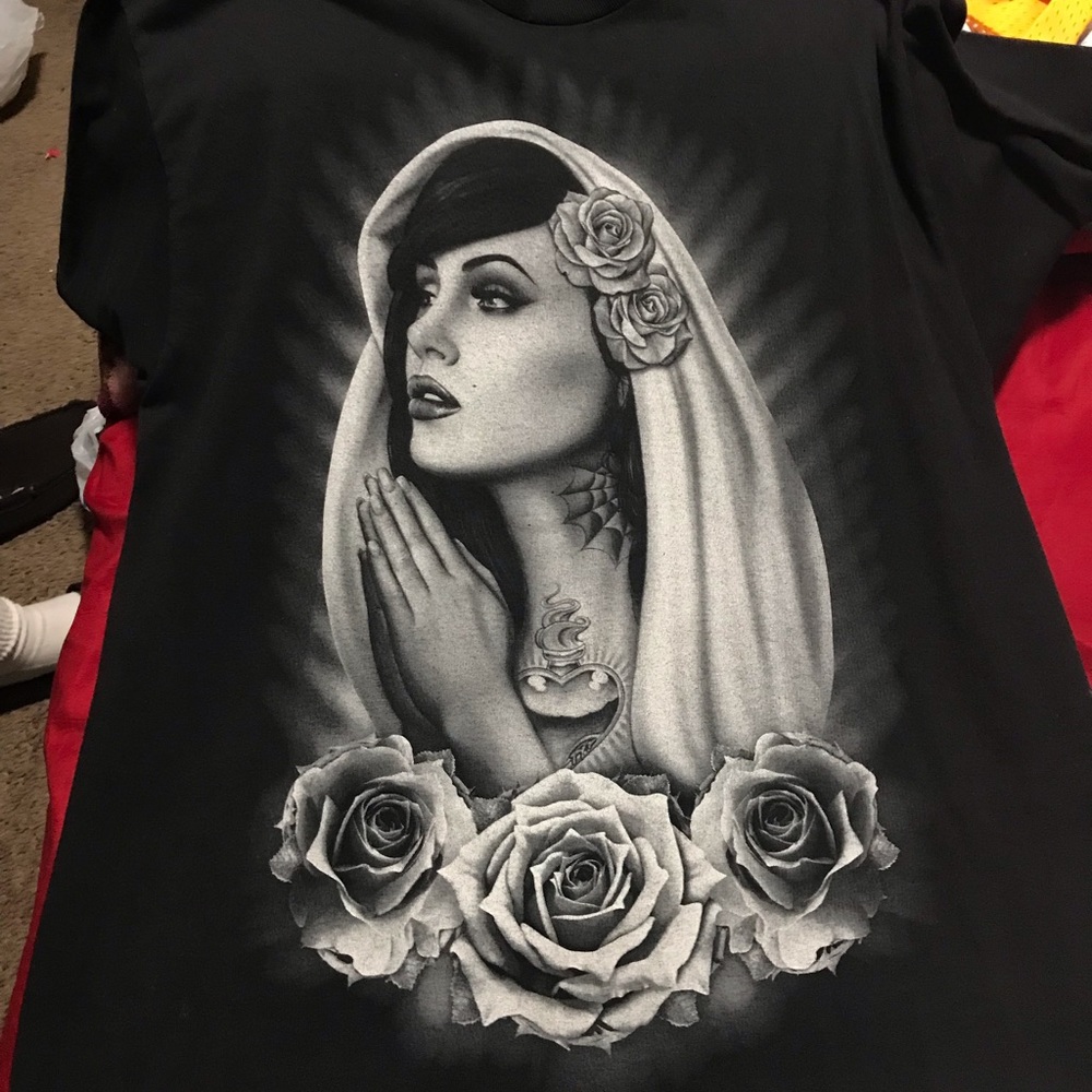 Mi familia t shirt with a virgen mary look alike